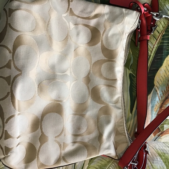 Coach - Picture 3 of 5